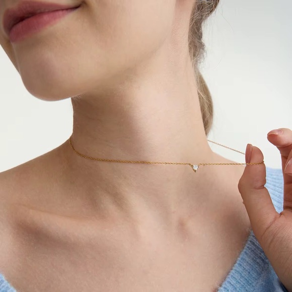 18K Gold Plated Necklace and Earring Set - Picture 4 of 6